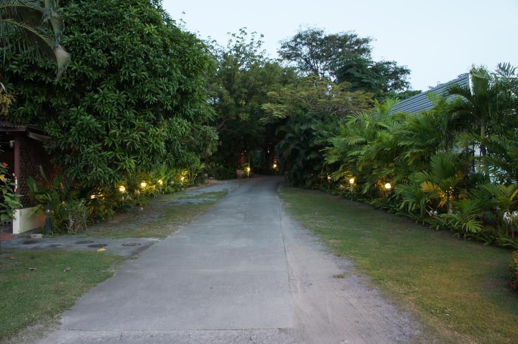 Palm Village Rawai Екстериор снимка