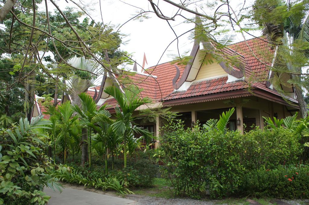 Palm Village Rawai Екстериор снимка