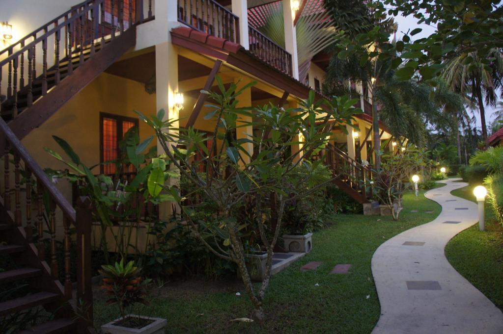 Palm Village Rawai Екстериор снимка