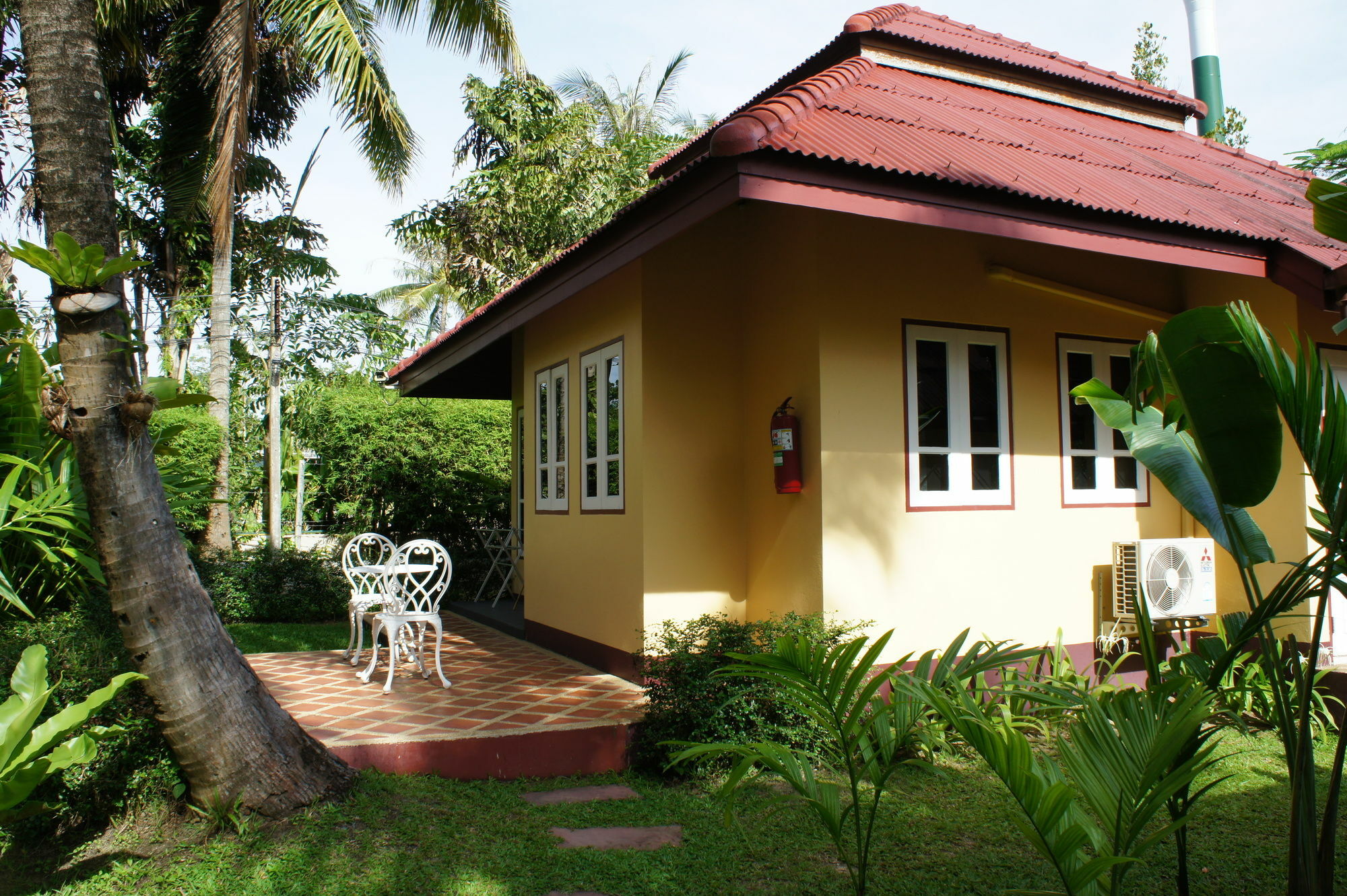 Palm Village Rawai Екстериор снимка