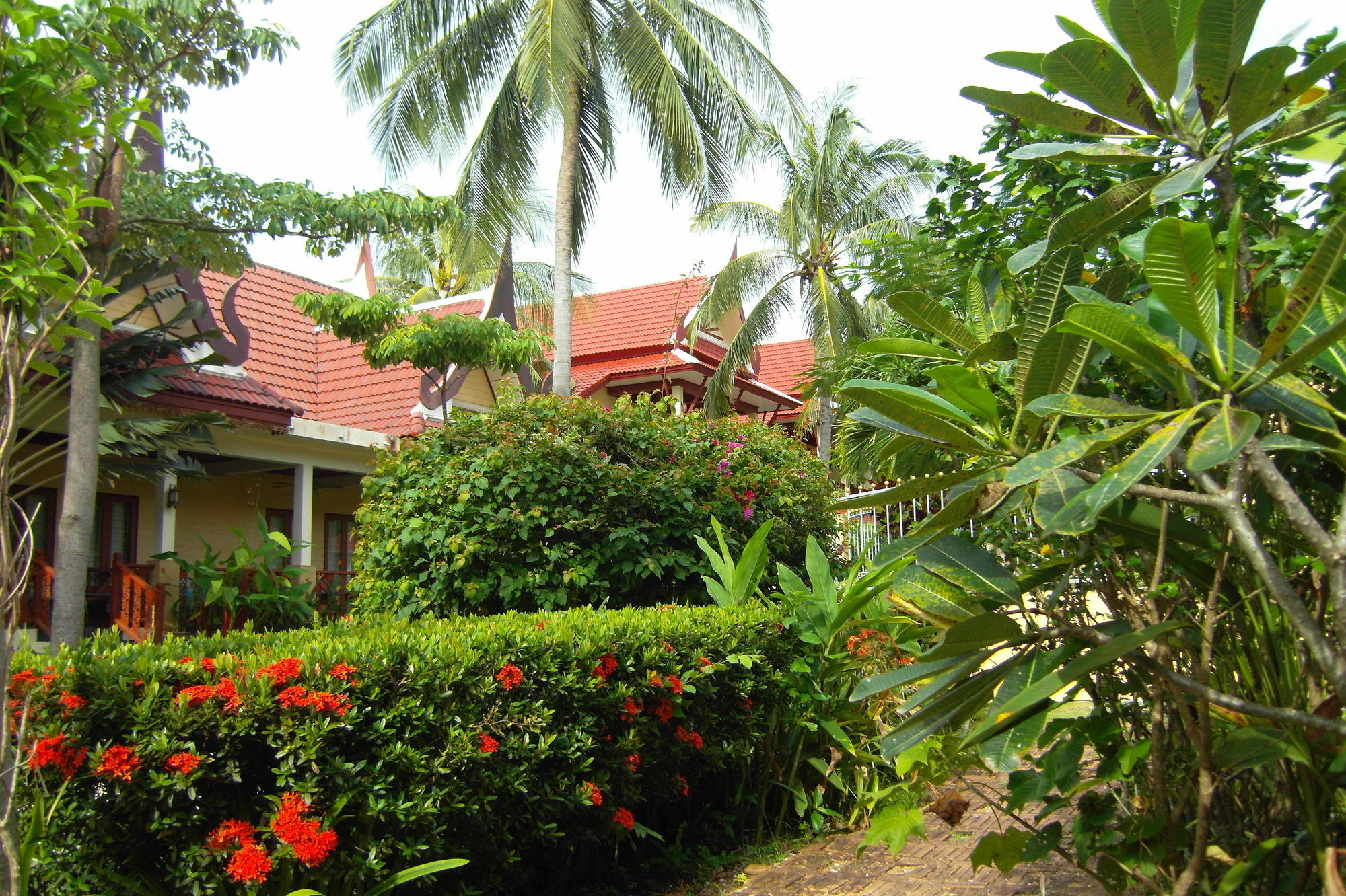 Palm Village Rawai Екстериор снимка