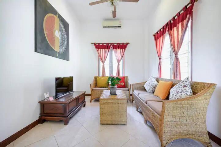 Palm Village Rawai Екстериор снимка